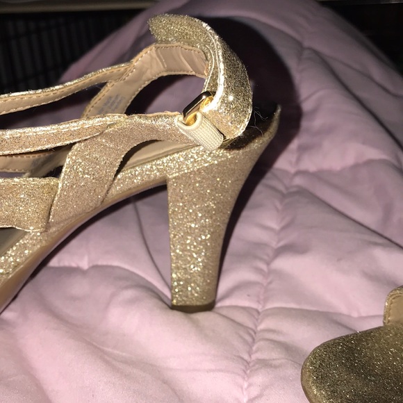 Heels - Picture 2 of 3